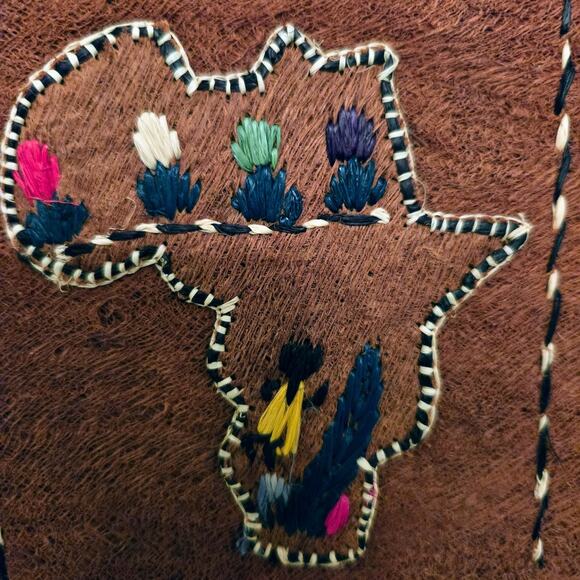 Handmade in Uganda Tree Bark Purse - Picture 10 of 11